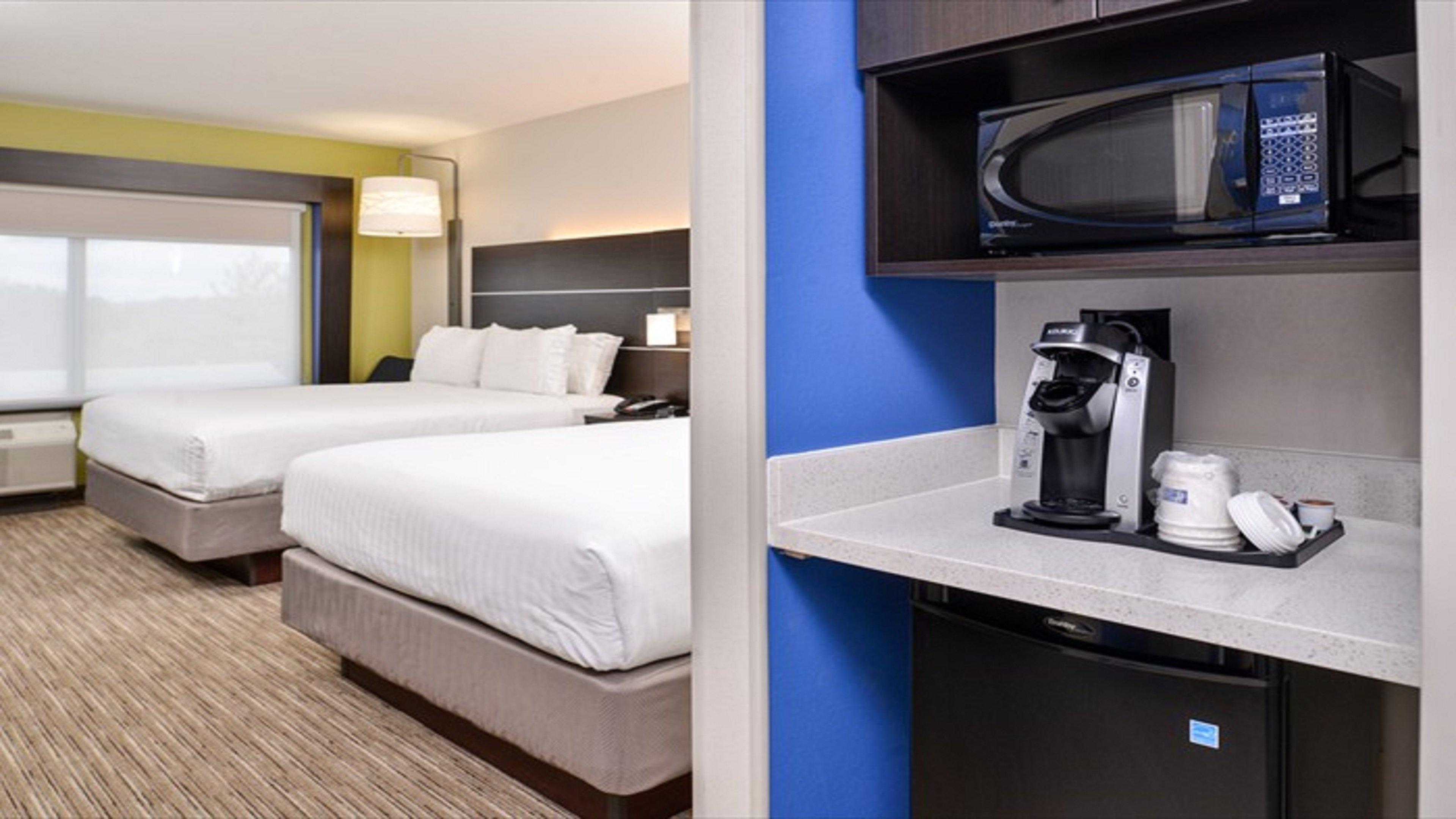 Holiday Inn Express & Suites - Parkersburg East By Ihg Exterior foto
