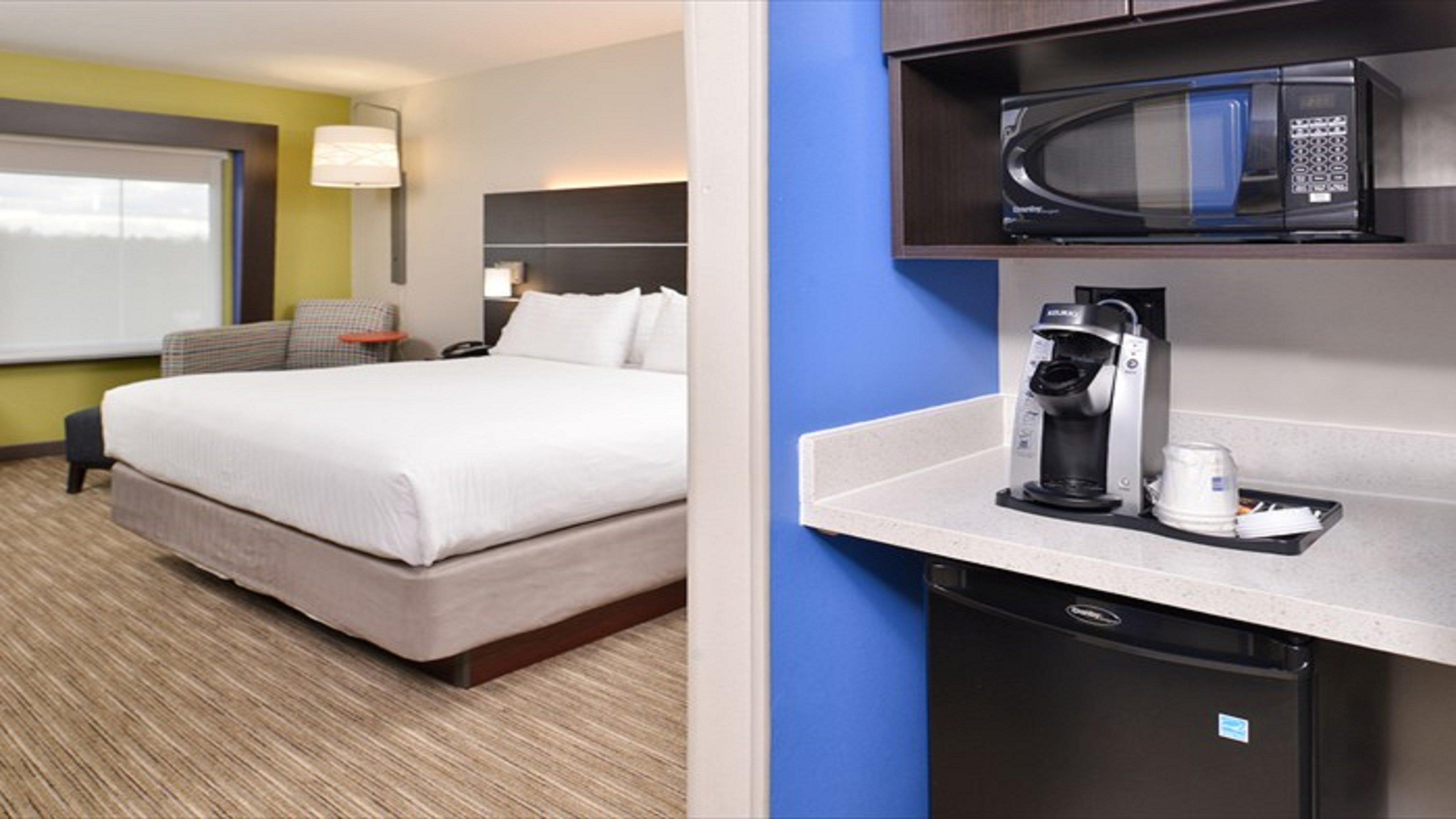 Holiday Inn Express & Suites - Parkersburg East By Ihg Exterior foto