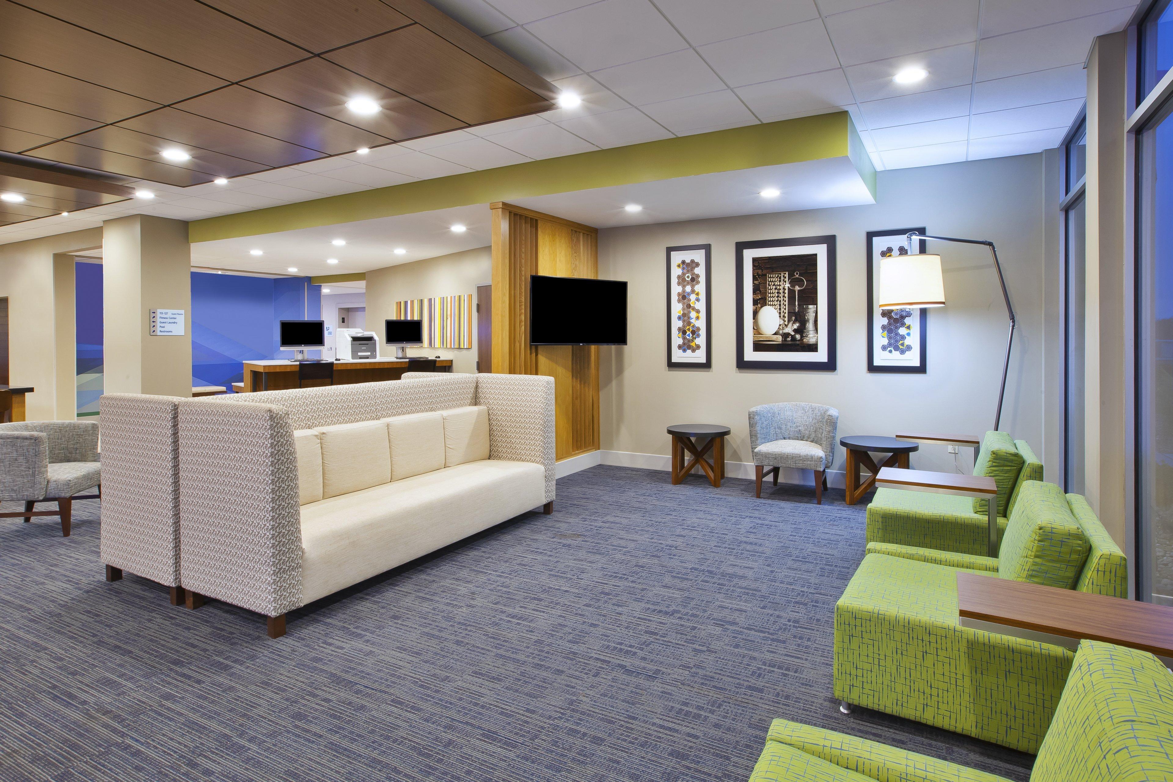 Holiday Inn Express & Suites - Parkersburg East By Ihg Exterior foto