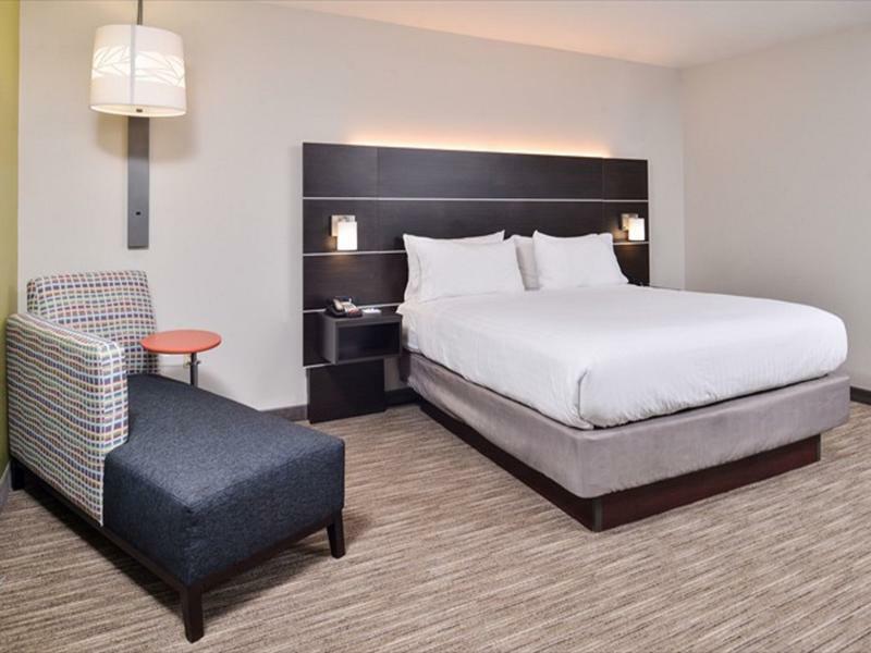 Holiday Inn Express & Suites - Parkersburg East By Ihg Exterior foto